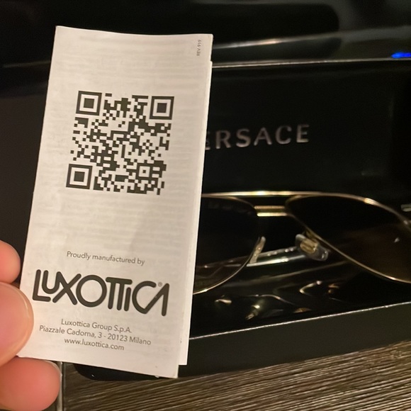 Real Versace glasses only wore them a few times - Picture 3 of 3